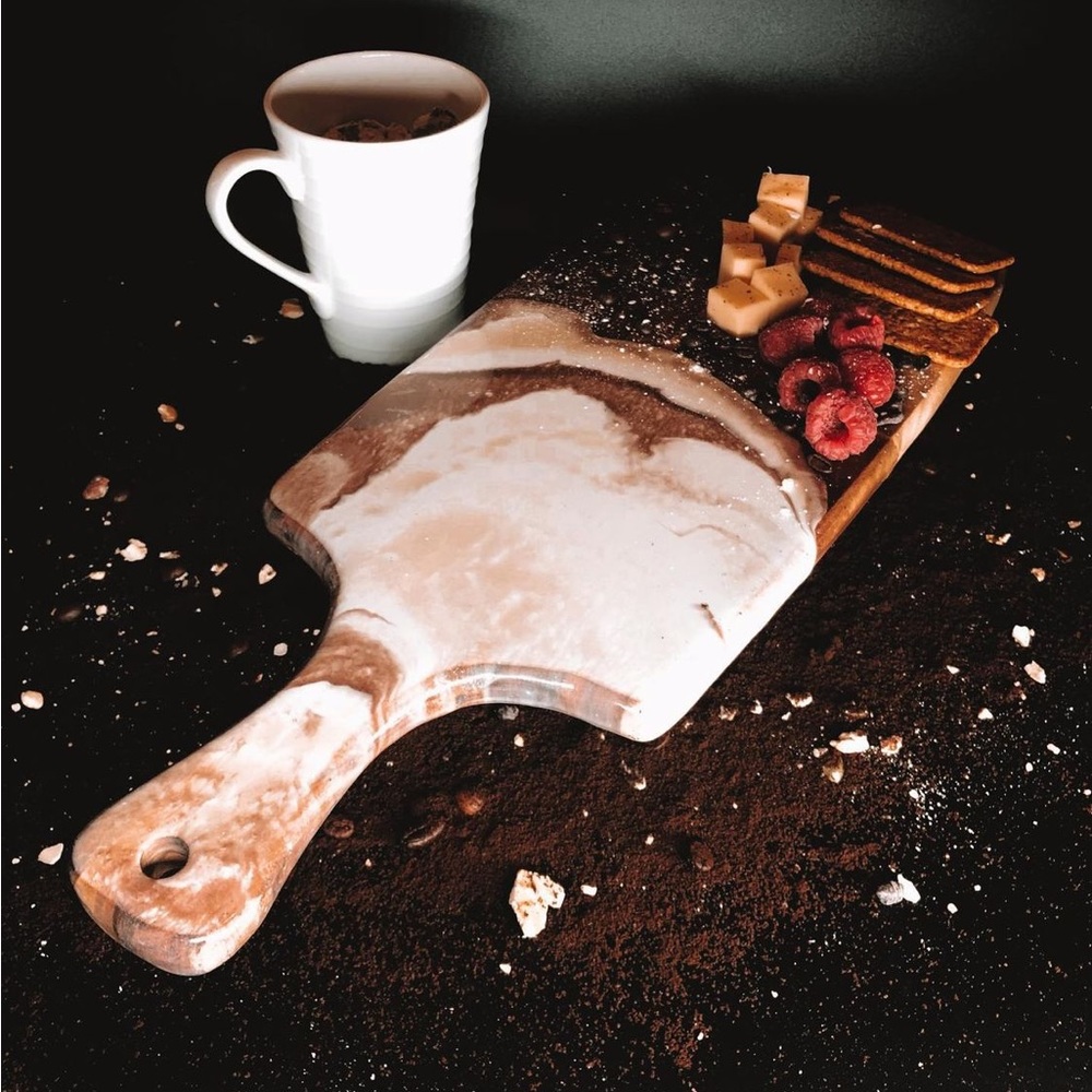 Resin cheese board